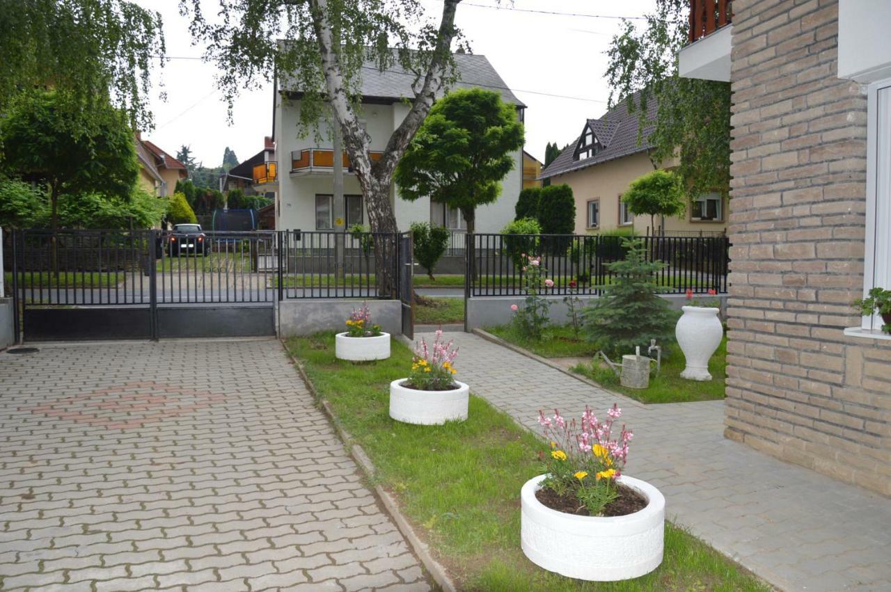 Varga Apartman Heviz Exterior photo