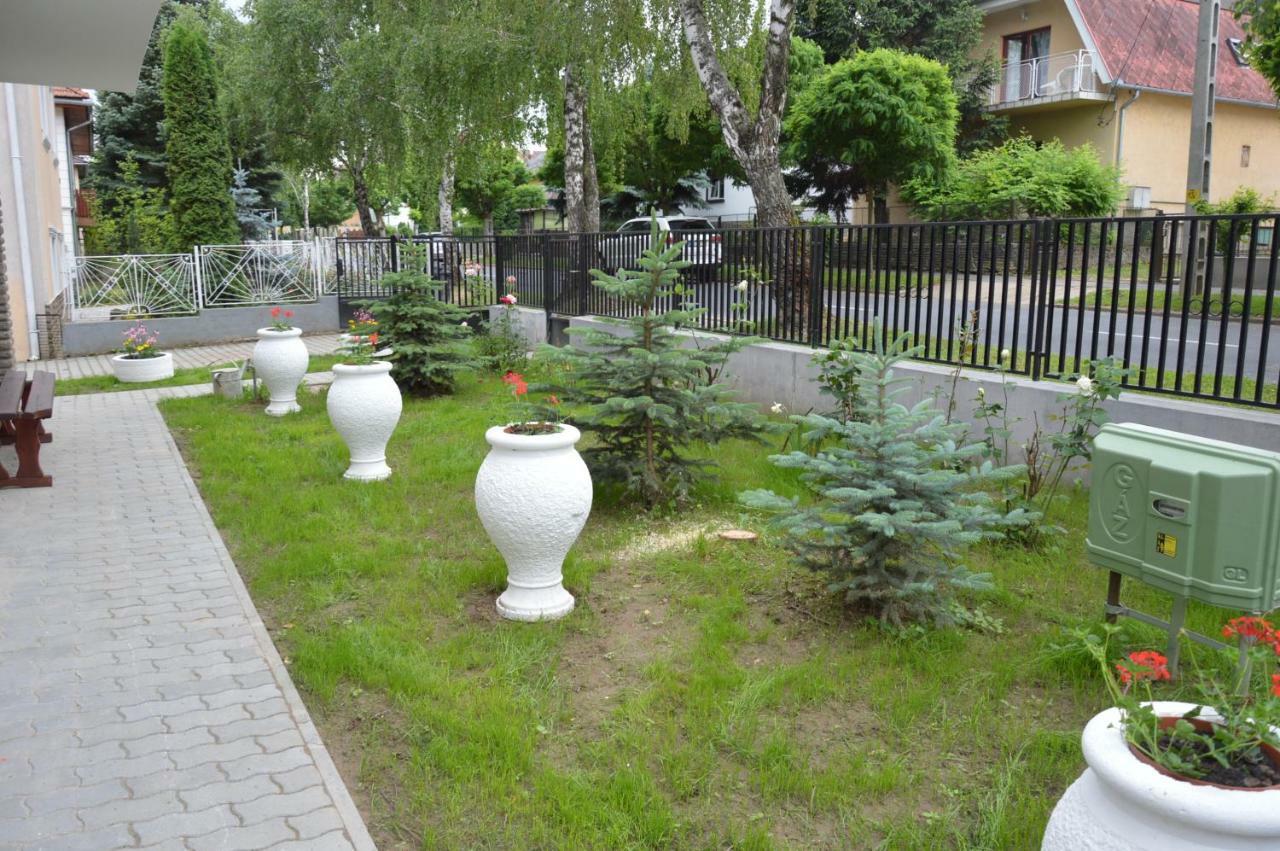 Varga Apartman Heviz Exterior photo