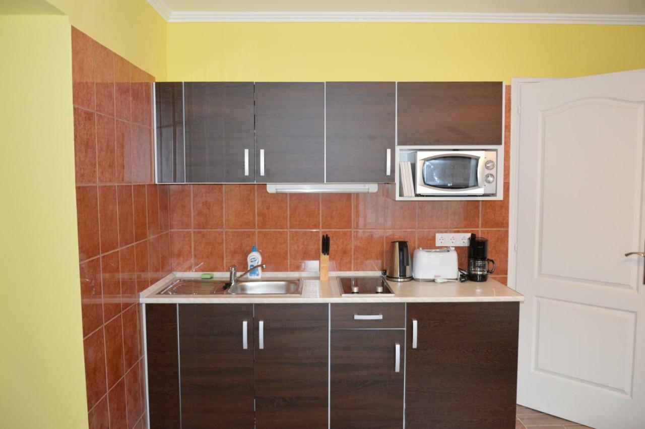 Varga Apartman Heviz Exterior photo