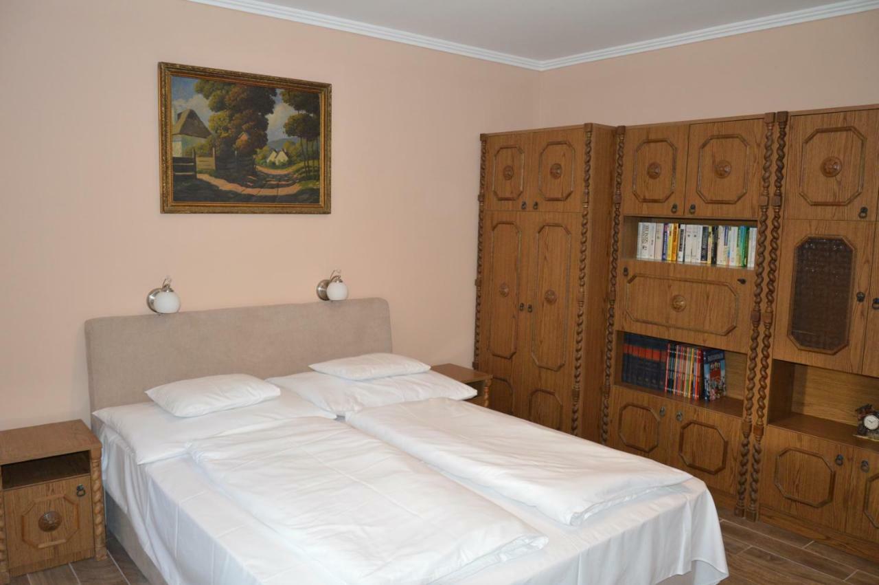 Varga Apartman Heviz Exterior photo