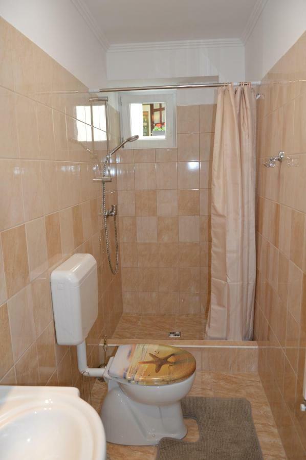 Varga Apartman Heviz Exterior photo