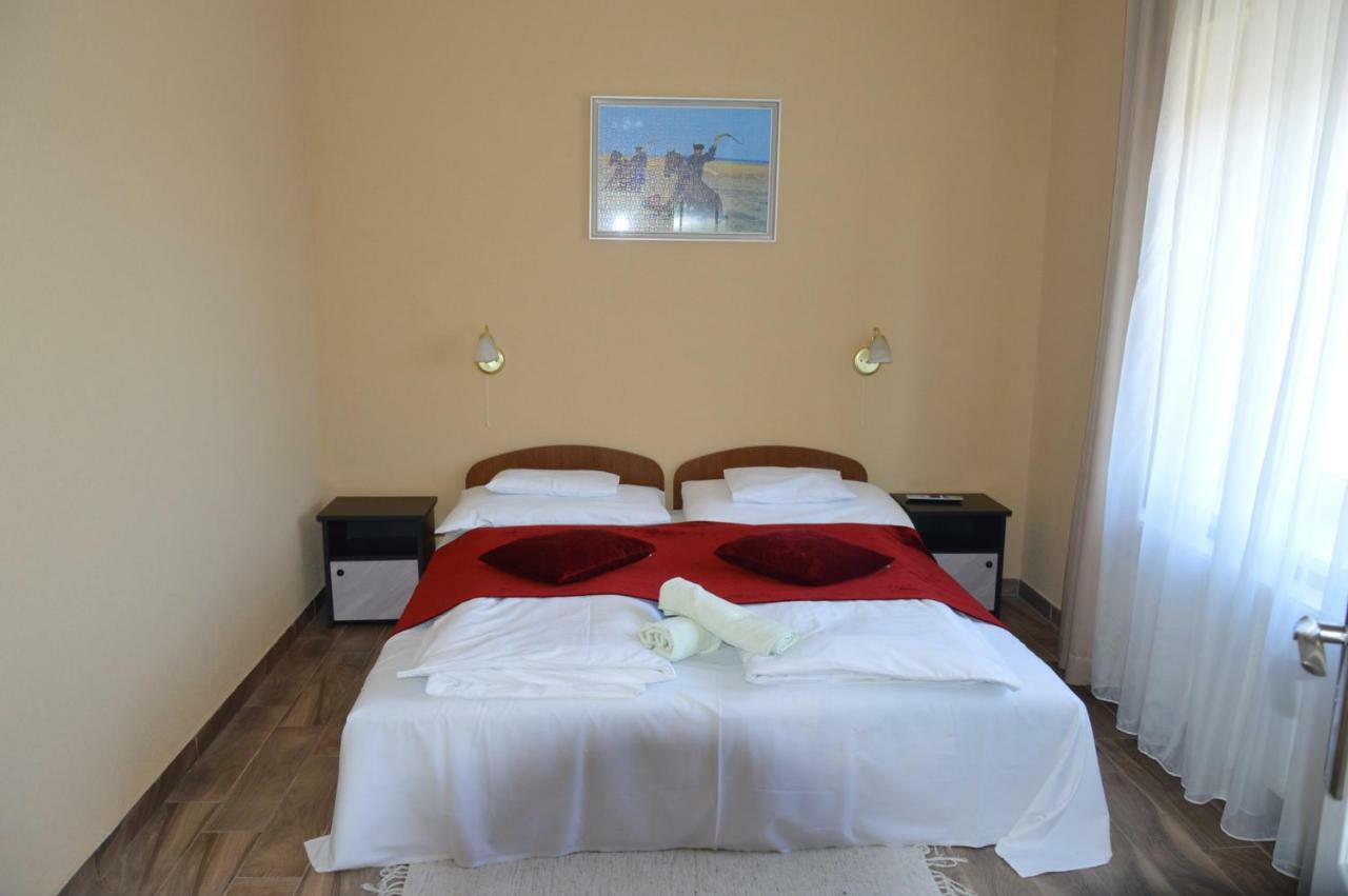 Varga Apartman Heviz Exterior photo