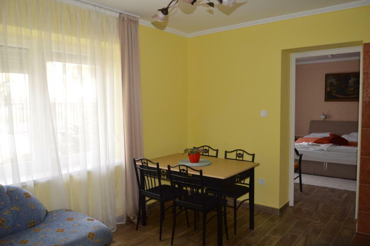 Varga Apartman Heviz Exterior photo